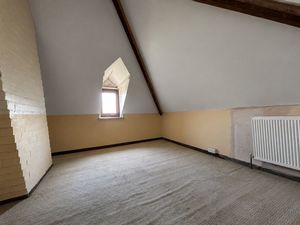 Attic Room_1MC- click for photo gallery